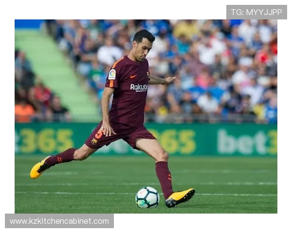 内维斯 vs 布斯克茨：传统组织后腰的风格差异