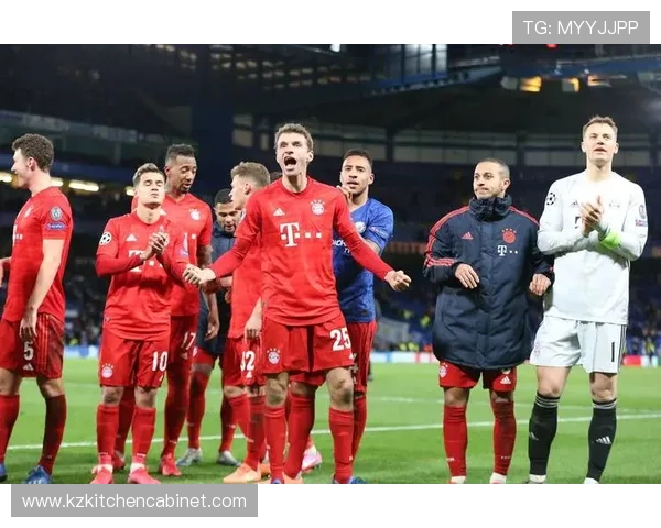 拜仁中场拦截失效,防线脱节问题逐步反映至比赛走势 拜仁中场拦截失效,防线脱节问题逐步反映至比赛走势