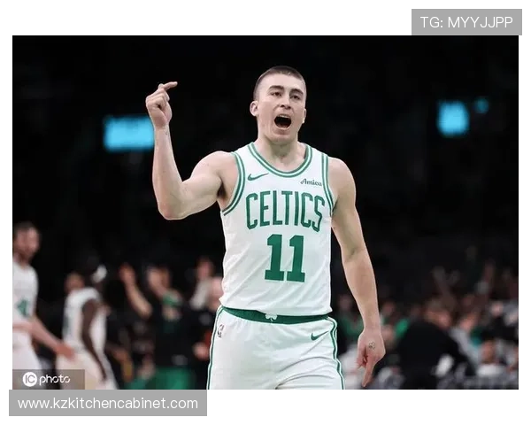 普里查德无球跑动效率提升，成绿军外线关键拼图