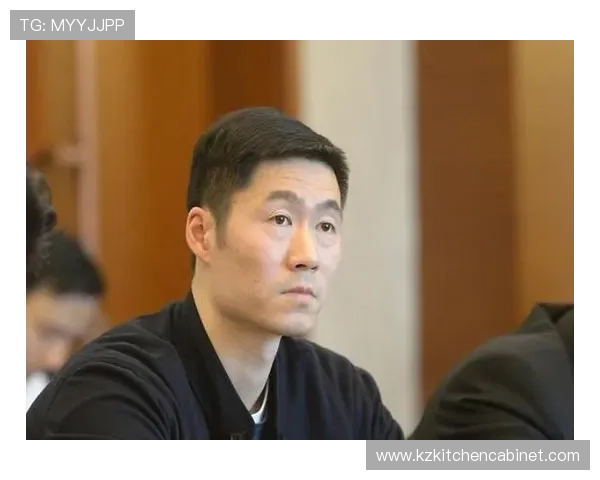 王励勤退役后住上海老小区，邻居说他每天五点拎菜篮子买小馄饨