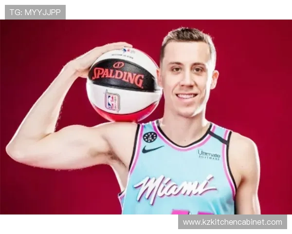 诺维茨基高位挡拆拉开空间，比约基奇更具三分威胁